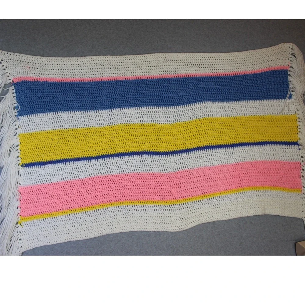 Vintage Handmade Crochet Baby Blanket w/ Fringe‎